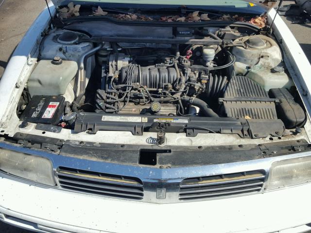 1G3HC52K1W4819932 - 1998 OLDSMOBILE REGENCY WHITE photo 7