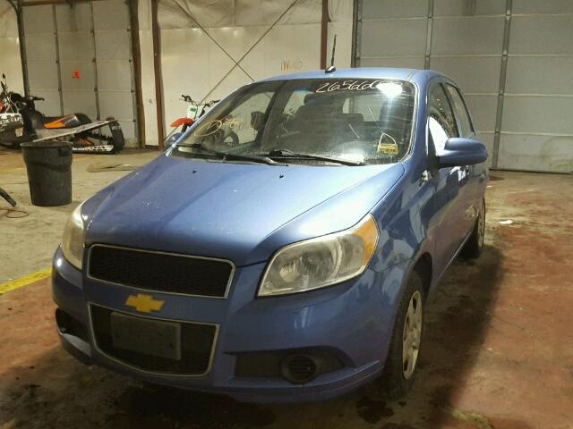 KL1TD66E69B616706 - 2009 CHEVROLET AVEO LS BLUE photo 2
