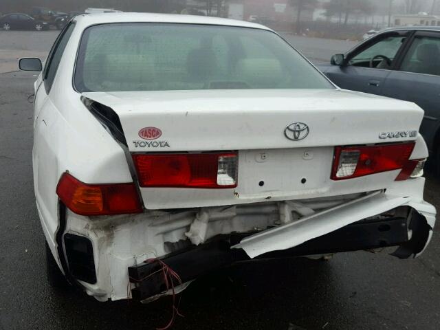 4T1BG22K7YU987355 - 2000 TOYOTA CAMRY CE WHITE photo 9