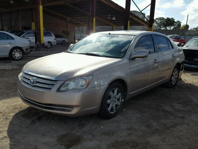 4T1BK36B76U101661 - 2006 TOYOTA AVALON XL GOLD photo 2