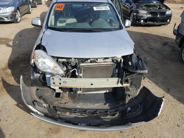 3N1CN7APXDL831620 - 2013 NISSAN VERSA S SILVER photo 9