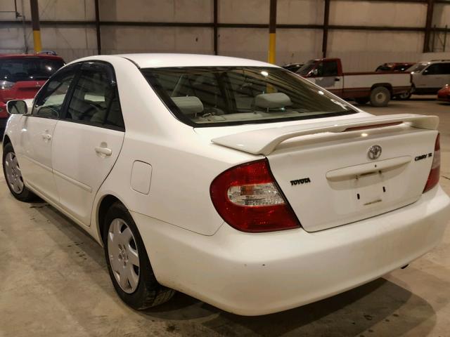 4T1BE32K52U069249 - 2002 TOYOTA CAMRY LE WHITE photo 3