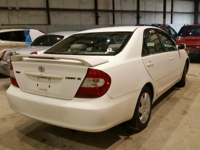 4T1BE32K52U069249 - 2002 TOYOTA CAMRY LE WHITE photo 4