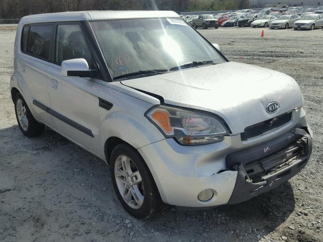 KNDJT2A28A7028645 - 2010 KIA SOUL + SILVER photo 1