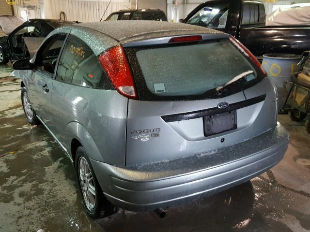 3FAFP31N45R161708 - 2005 FORD FOCUS ZX3 GRAY photo 3