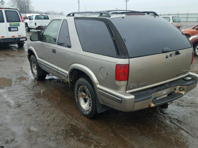 1GNCS18W9XK215923 - 1999 CHEVROLET BLAZER GRAY photo 3