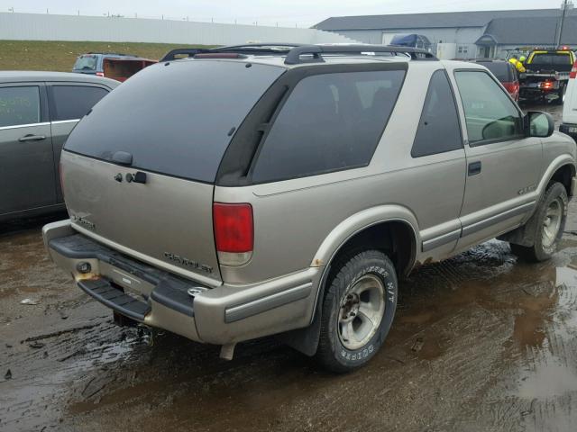 1GNCS18W9XK215923 - 1999 CHEVROLET BLAZER GRAY photo 4