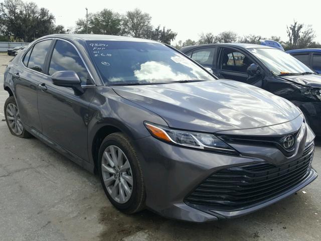 4T1B11HK5JU048455 - 2018 TOYOTA CAMRY L GRAY photo 1