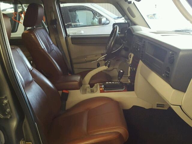 1J8HH58227C636175 - 2007 JEEP COMMANDER GRAY photo 5