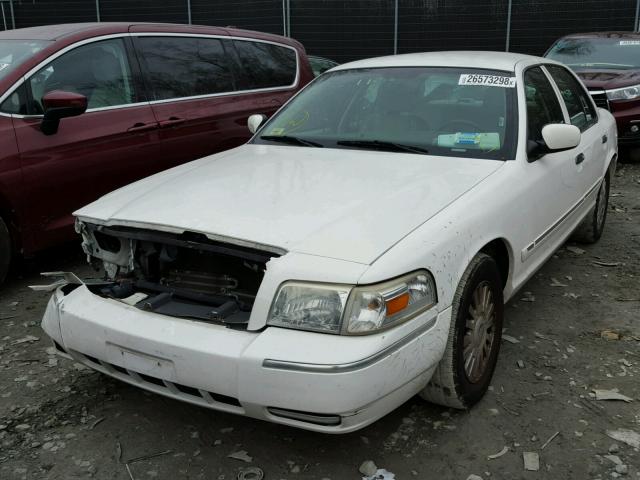 2MEFM75V58X613271 - 2008 MERCURY GRAND MARQ WHITE photo 2