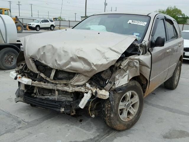 KNDJC733X45260845 - 2004 KIA SORENTO EX TAN photo 2