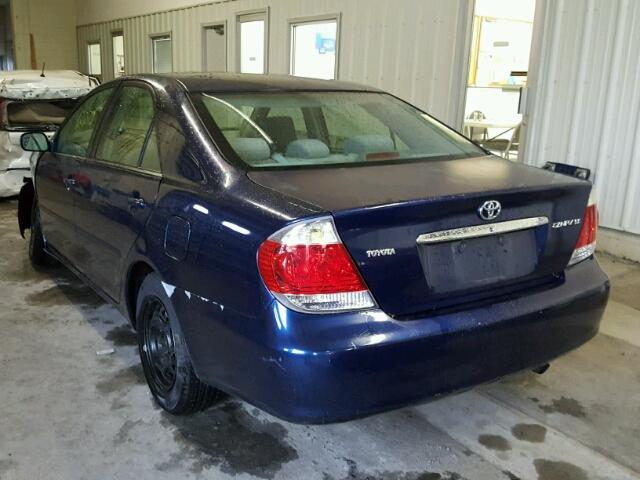 4T1BE30K25U089837 - 2005 TOYOTA CAMRY LE BLUE photo 3