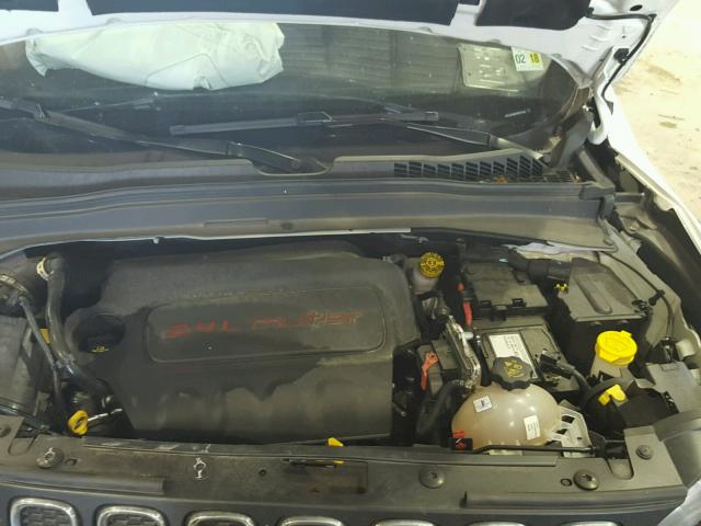 ZACCJAAB0HPE67568 - 2017 JEEP RENEGADE S თეთრი ფოტო 7