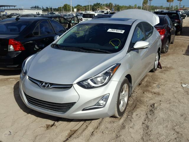 5NPDH4AE5GH733590 - 2016 HYUNDAI ELANTRA SE SILVER photo 2