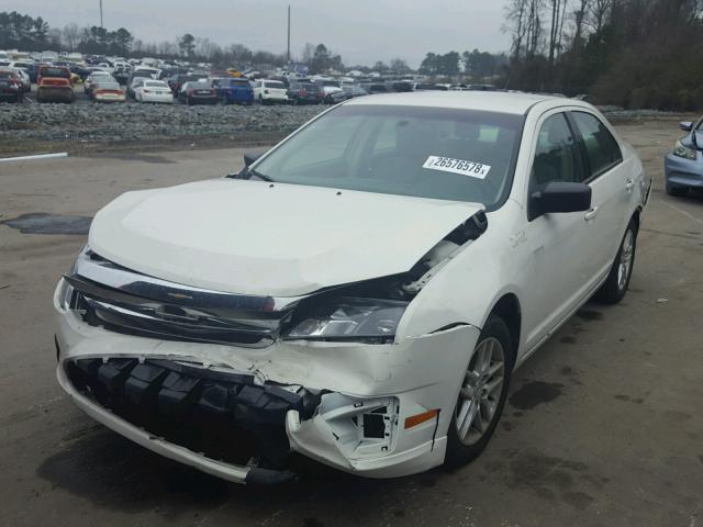 3FAHP0GA4CR340730 - 2012 FORD FUSION S WHITE photo 2