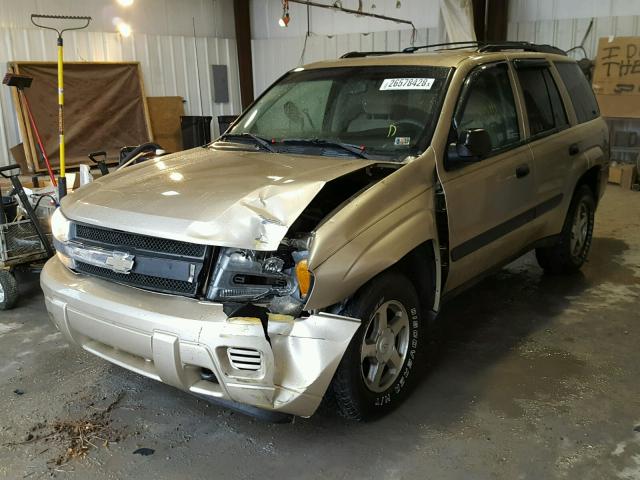 1GNDT13S052361663 - 2005 CHEVROLET TRAILBLAZE GOLD photo 2