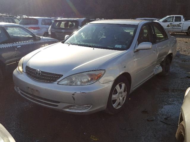 4T1BE32K94U799913 - 2004 TOYOTA CAMRY LE SILVER photo 2