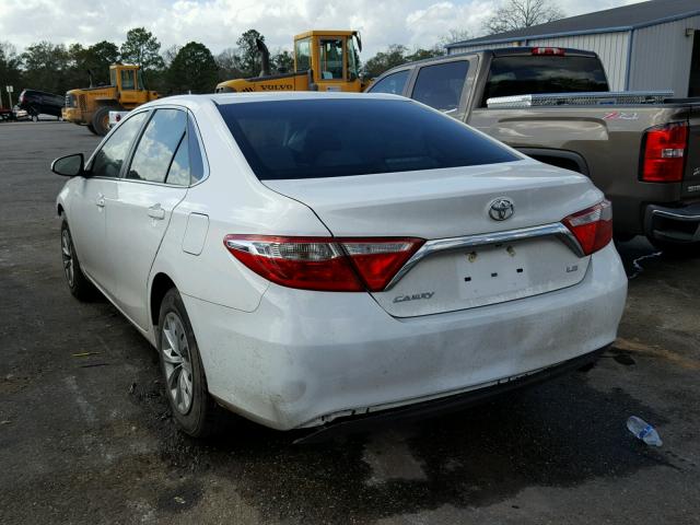 4T1BF1FK1FU091119 - 2015 TOYOTA CAMRY LE WHITE photo 3