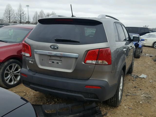 5XYKU3A15BG101019 - 2011 KIA SORENTO EX GRAY photo 4