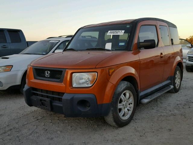 5J6YH18706L003680 - 2006 HONDA ELEMENT EX ORANGE photo 2