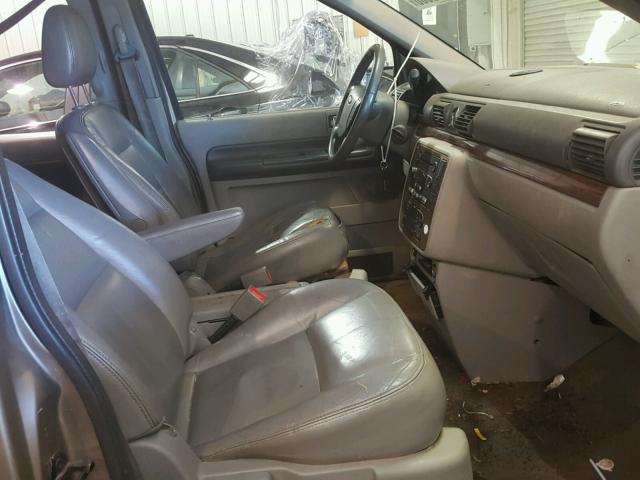 2FMDA58204BA46705 - 2004 FORD FREESTAR L GRAY photo 5