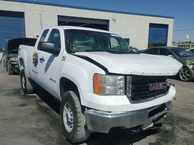 1GT22ZC87BZ270060 - 2011 GMC SIERRA K25 WHITE photo 1