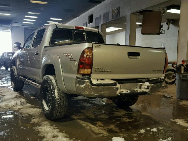 5TELU42N95Z129878 - 2005 TOYOTA TACOMA DOU SILVER photo 3