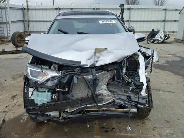 2T3WFREVXGW296653 - 2016 TOYOTA RAV4 XLE SILVER photo 9