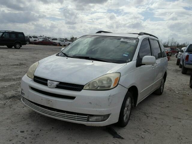 5TDZA22C64S217210 - 2004 TOYOTA SIENNA XLE WHITE photo 2