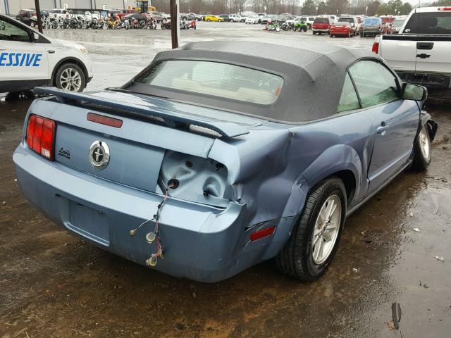 1ZVFT84N465229201 - 2006 FORD MUSTANG BLUE photo 4