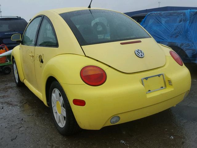 3VWCA21C0YM479346 - 2000 VOLKSWAGEN NEW BEETLE 黄色 照片 3