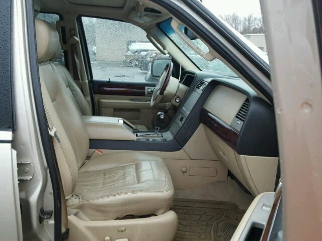 5LMFU28596LJ15450 - 2006 LINCOLN NAVIGATOR TAN photo 5