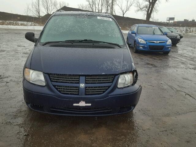 1D4GP25R65B425279 - 2005 DODGE CARAVAN SE BLUE photo 9