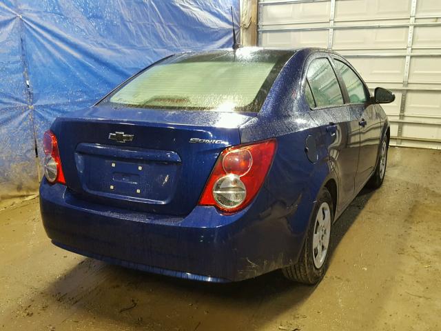 1G1JA5SG3E4117587 - 2014 CHEVROLET SONIC LS BLUE photo 4