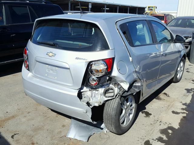 1G1JA6SH0C4113489 - 2012 CHEVROLET SONIC LS 银色 照片 4