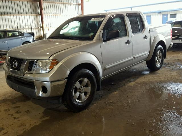 1N6AD0ERXBC440791 - 2011 NISSAN FRONTIER S SILVER photo 2