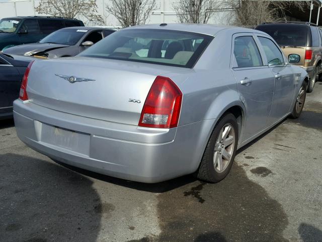 2C3KA43R47H715025 - 2007 CHRYSLER 300 SILVER photo 4