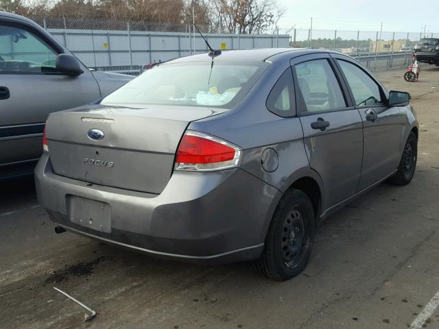 1FAHP34N79W198310 - 2009 FORD FOCUS S GRAY photo 4