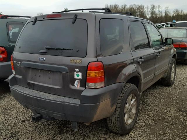 1FMYU93187KA10379 - 2007 FORD ESCAPE XLT SILVER photo 4