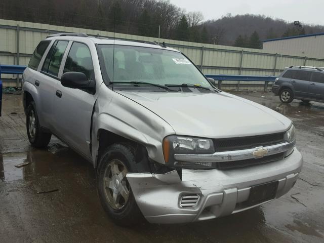 1GNDT13S062152652 - 2006 CHEVROLET TRAILBLAZE SILVER photo 1