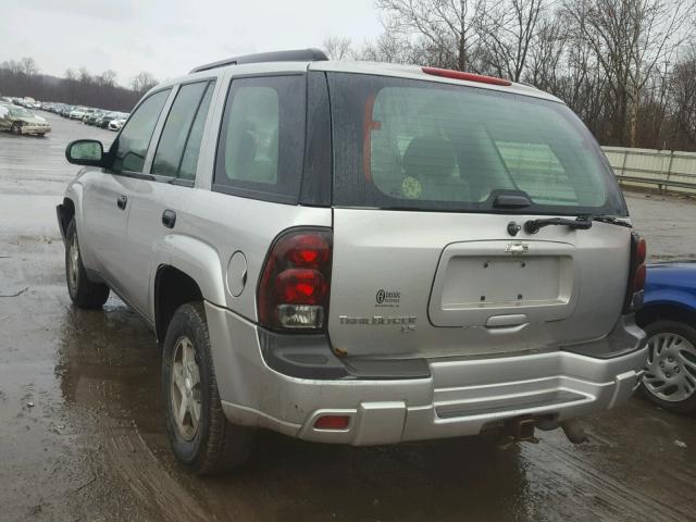 1GNDT13S062152652 - 2006 CHEVROLET TRAILBLAZE SILVER photo 3