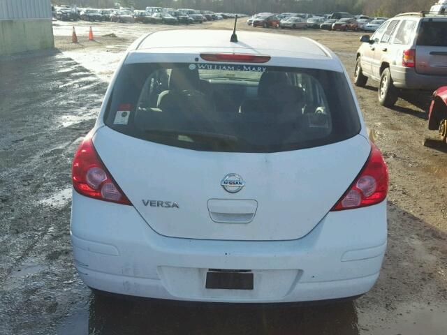 3N1BC13EX9L400454 - 2009 NISSAN VERSA S WHITE photo 9