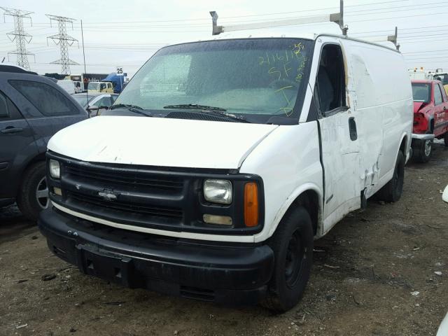 1GCEG15W6Y1148020 - 2000 CHEVROLET EXPRESS G1 WHITE photo 2