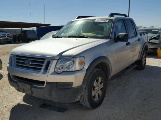 1FMEU31K67UB53010 - 2007 FORD EXPLORER S SILVER photo 2
