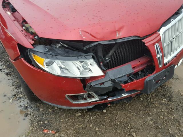 3LNHL2JC2CR832728 - 2012 LINCOLN MKZ RED photo 9