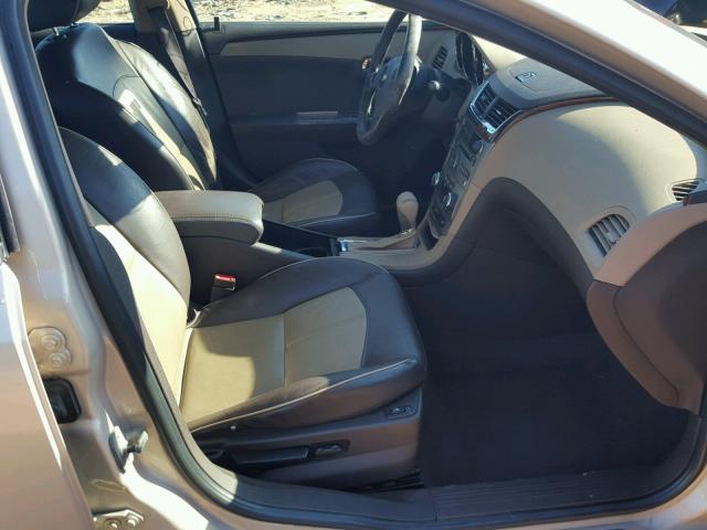 1G1ZE5E78AF157102 - 2010 CHEVROLET MALIBU LTZ Қоңыр фото 5