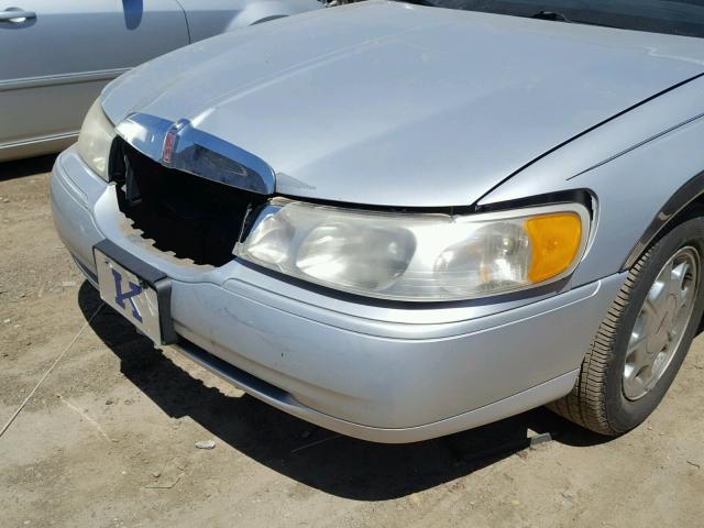 1LNHM82W6YY769019 - 2000 LINCOLN TOWN CAR S SILVER photo 9