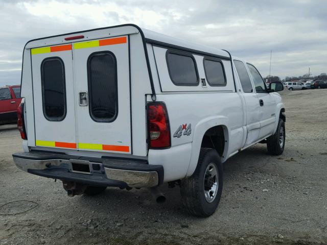 1GCHK29G56E206063 - 2006 CHEVROLET SILVERADO WHITE photo 4