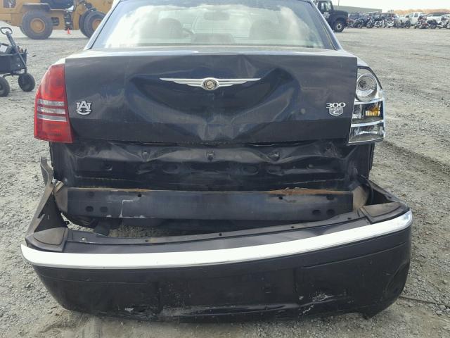 2C3KA63H26H352581 - 2006 CHRYSLER 300C BLACK photo 9