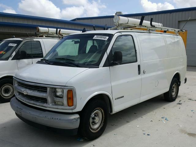 1GCFG25W511216856 - 2001 CHEVROLET EXPRESS G2 WHITE photo 2